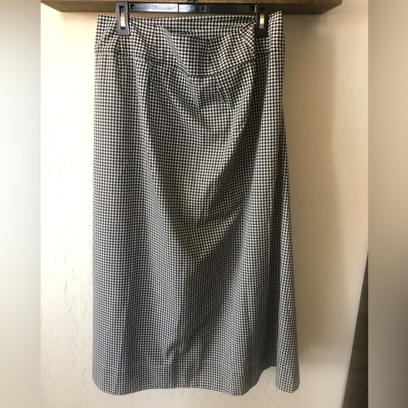 Emily Mihal|Gingham button down maxi wrap skirt, cotton in black & white•••Large - Picture 6 of 12